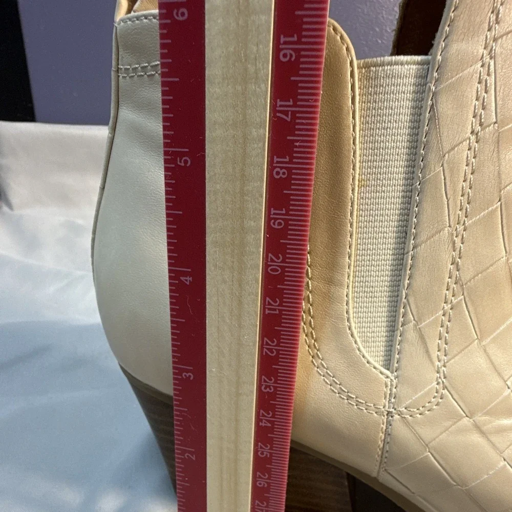 Yellow Box Women's Croc Embossed Pointed Toe Ankle Booties Zip 7.5